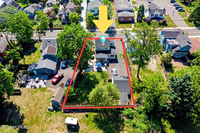 14 Asbury Avenue, Farmingdale, NJ 07727