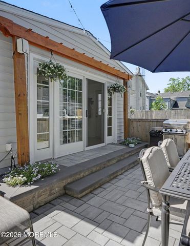 14 Asbury Avenue, Farmingdale, NJ 07727