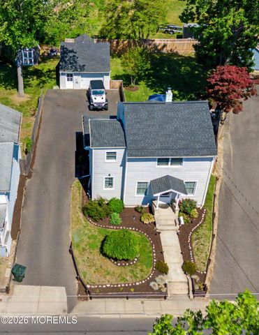 14 Asbury Avenue, Farmingdale, NJ 07727