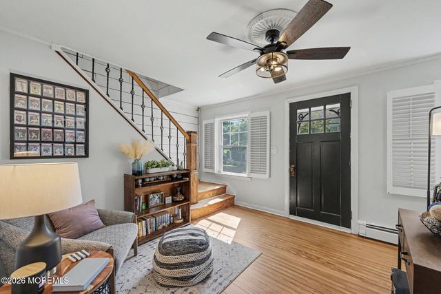 14 Asbury Avenue, Farmingdale, NJ 07727