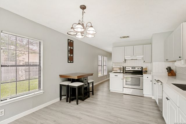 6703 Country Breeze, San Antonio, TX 78240