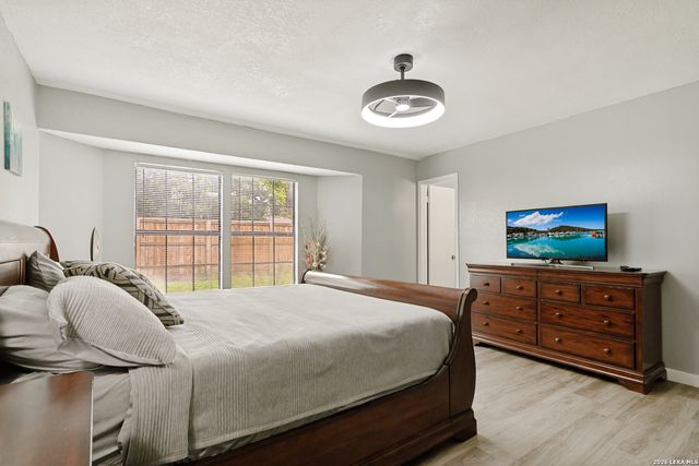 6703 Country Breeze, San Antonio, TX 78240