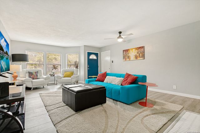 6703 Country Breeze, San Antonio, TX 78240