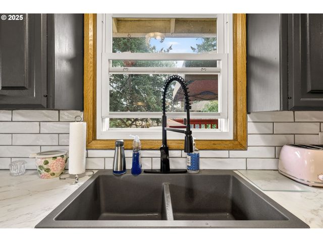 110 Ne 130TH Pl, Portland, OR 97230