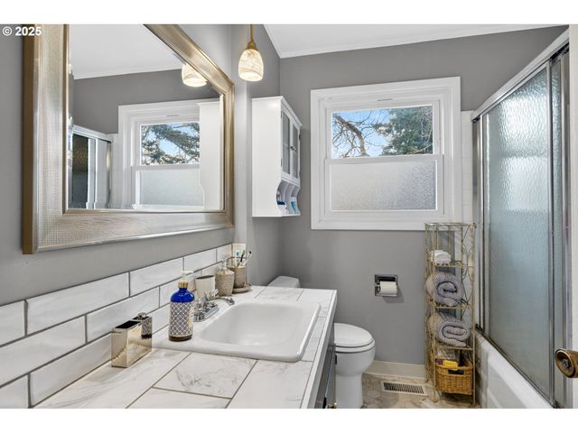 110 Ne 130TH Pl, Portland, OR 97230