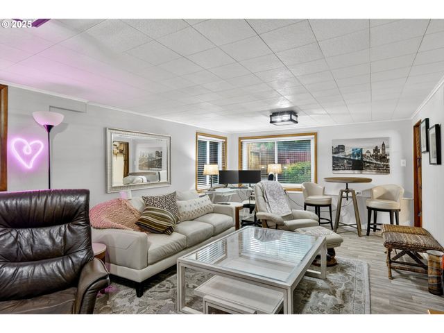 110 Ne 130TH Pl, Portland, OR 97230