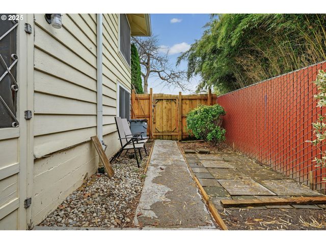 110 Ne 130TH Pl, Portland, OR 97230