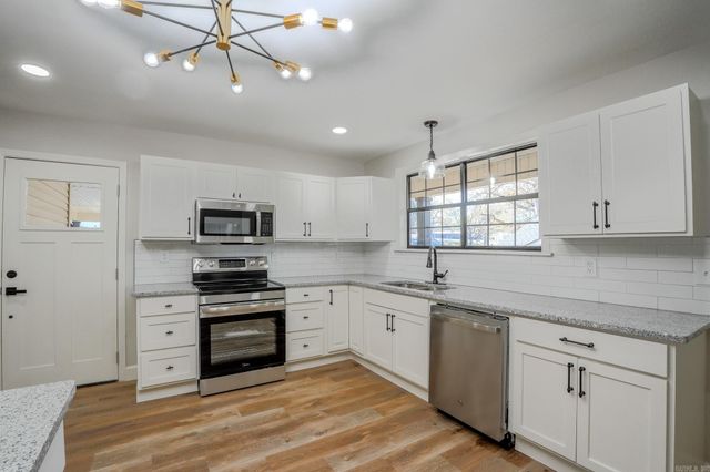 725 Forest Lane, Benton, AR 72019