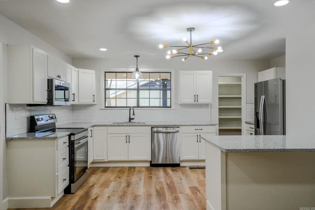 725 Forest Lane, Benton, AR 72019