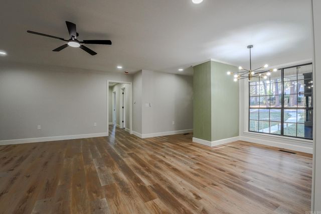 725 Forest Lane, Benton, AR 72019