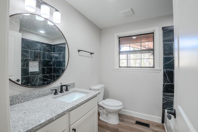 725 Forest Lane, Benton, AR 72019