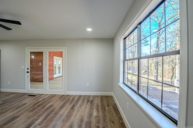 725 Forest Lane, Benton, AR 72019