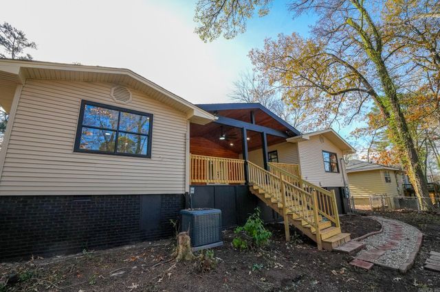 725 Forest Lane, Benton, AR 72019