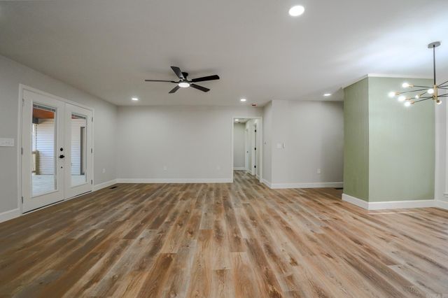 725 Forest Lane, Benton, AR 72019