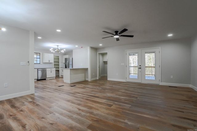 725 Forest Lane, Benton, AR 72019