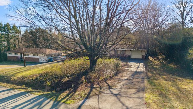 3208 Kings Point Road, Chattanooga, TN 37416