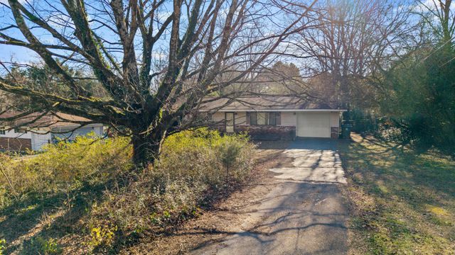 3208 Kings Point Road, Chattanooga, TN 37416