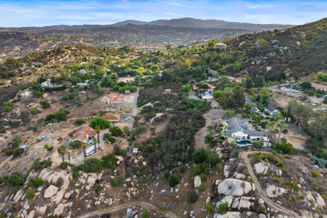 000 Red Mountain Dr 92, Valley Center, CA 92082