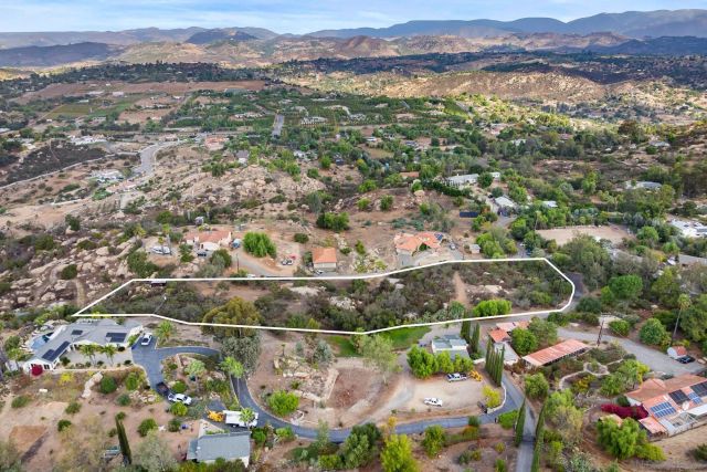 000 Red Mountain Dr 92, Valley Center, CA 92082