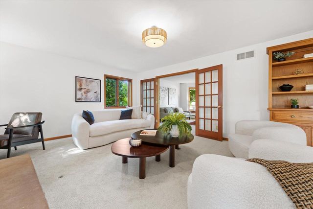 3450 S Sandalwood DRIVE, New Berlin, WI 53151