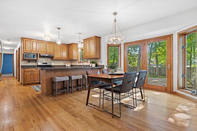 3450 S Sandalwood DRIVE, New Berlin, WI 53151