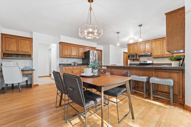 3450 S Sandalwood DRIVE, New Berlin, WI 53151