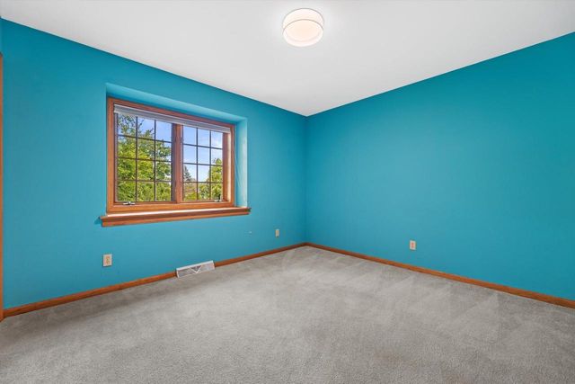 3450 S Sandalwood DRIVE, New Berlin, WI 53151