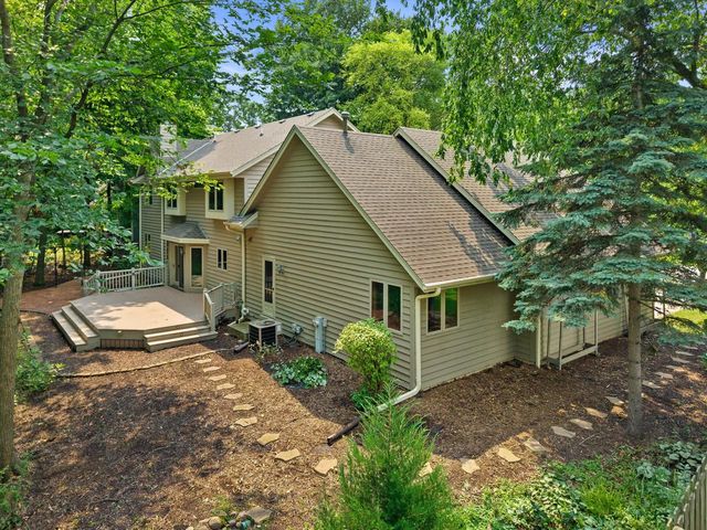 3450 S Sandalwood DRIVE, New Berlin, WI 53151