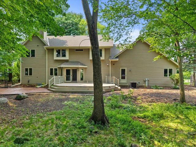 3450 S Sandalwood DRIVE, New Berlin, WI 53151