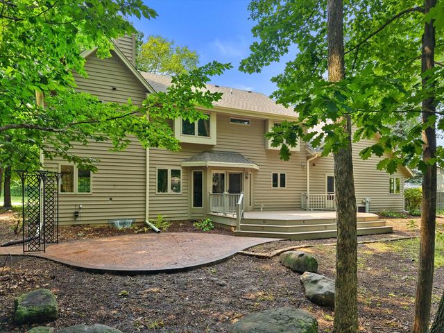 3450 S Sandalwood DRIVE, New Berlin, WI 53151