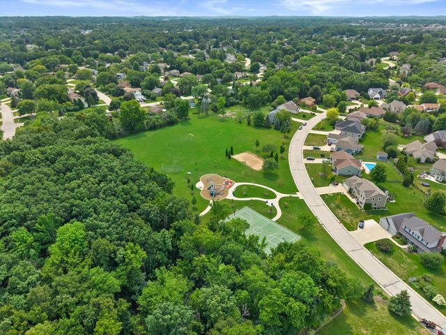 3450 S Sandalwood DRIVE, New Berlin, WI 53151