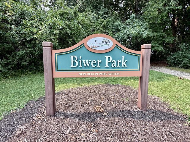 3450 S Sandalwood DRIVE, New Berlin, WI 53151