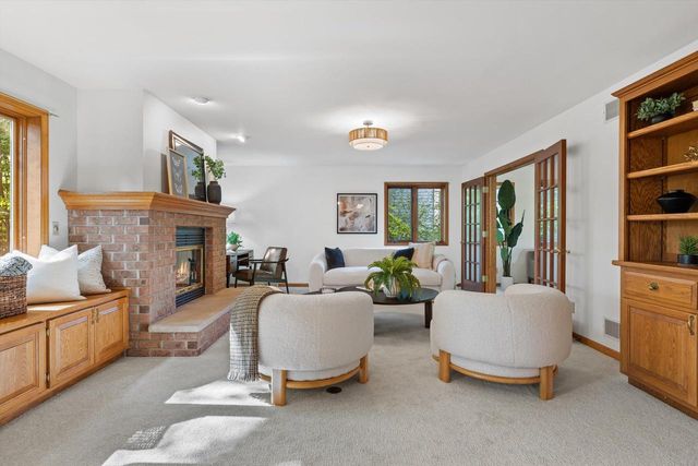 3450 S Sandalwood DRIVE, New Berlin, WI 53151