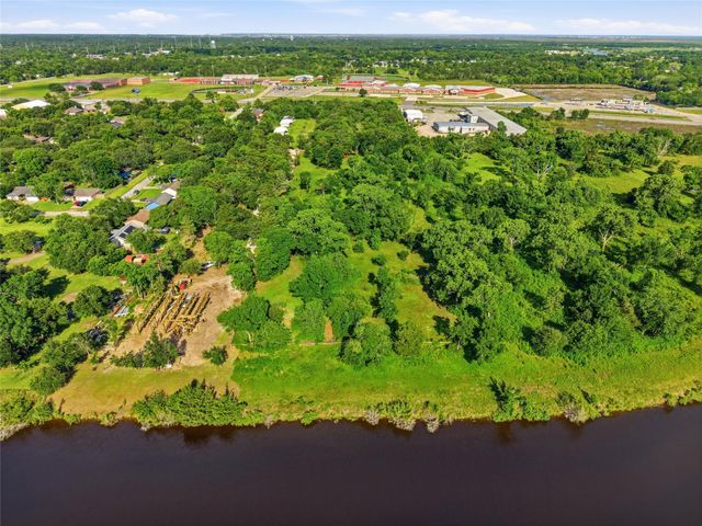 7334 Custer Street, Hitchcock, TX 77563