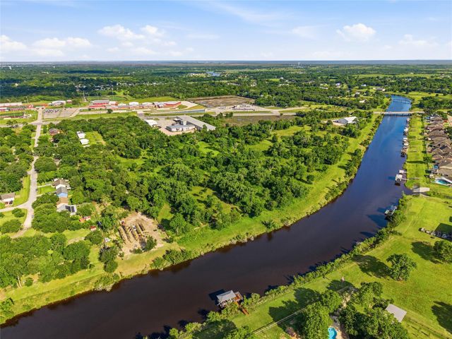 7334 Custer Street, Hitchcock, TX 77563
