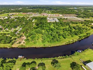 7334 Custer Street, Hitchcock, TX 77563