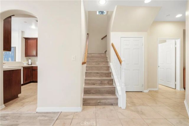 8541 Thunderbird, North Hills, CA 91343