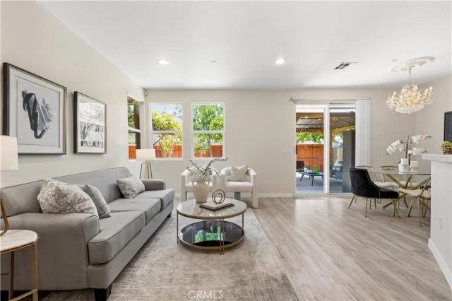8541 Thunderbird, North Hills, CA 91343
