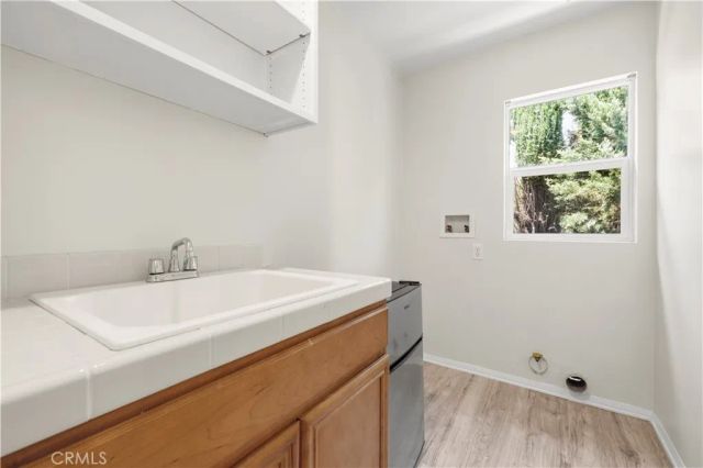 8541 Thunderbird, North Hills, CA 91343