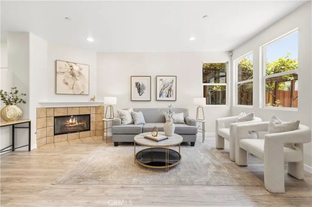 8541 Thunderbird, North Hills, CA 91343
