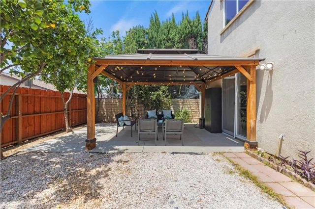 8541 Thunderbird, North Hills, CA 91343