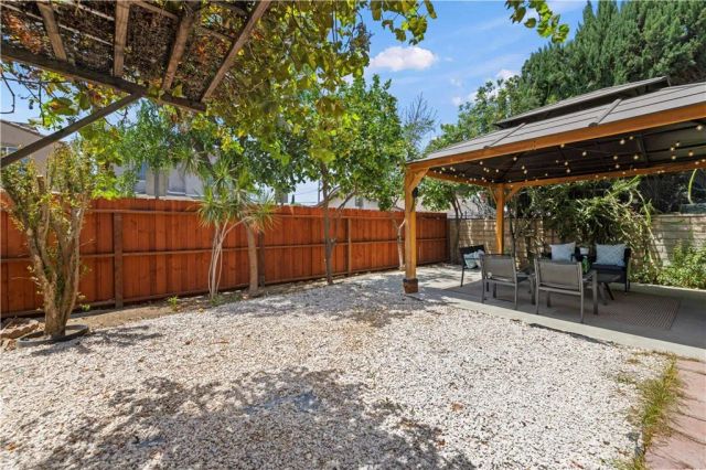 8541 Thunderbird, North Hills, CA 91343