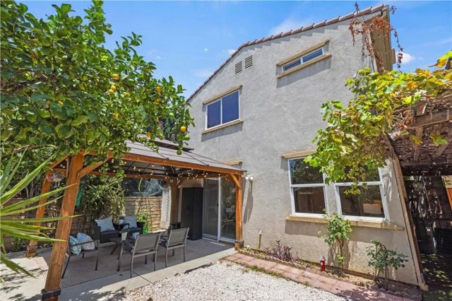 8541 Thunderbird, North Hills, CA 91343
