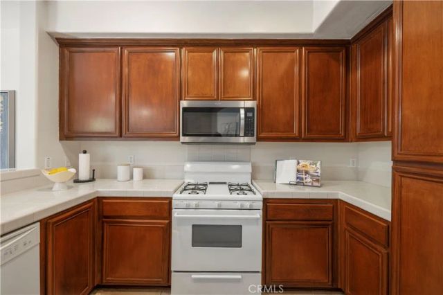 8541 Thunderbird, North Hills, CA 91343