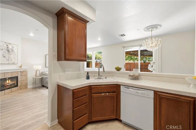 8541 Thunderbird, North Hills, CA 91343