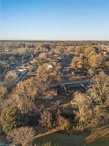 1111 Morningside Drive, Burlington, NC 27217