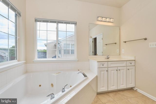 8553 DALTONS GROVE WAY, Bristow, VA 20136
