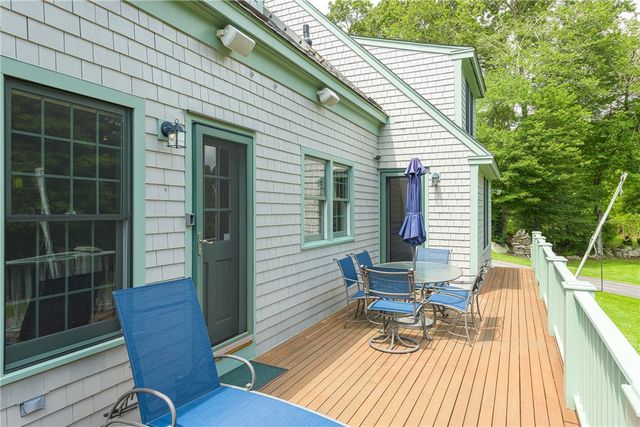 184 Field Stone Lane, Tiverton, RI 02878
