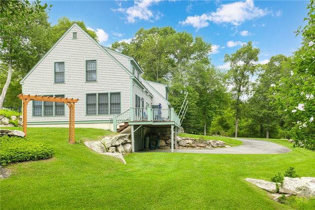 184 Field Stone Lane, Tiverton, RI 02878