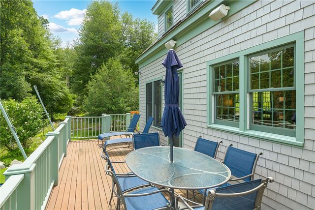 184 Field Stone Lane, Tiverton, RI 02878